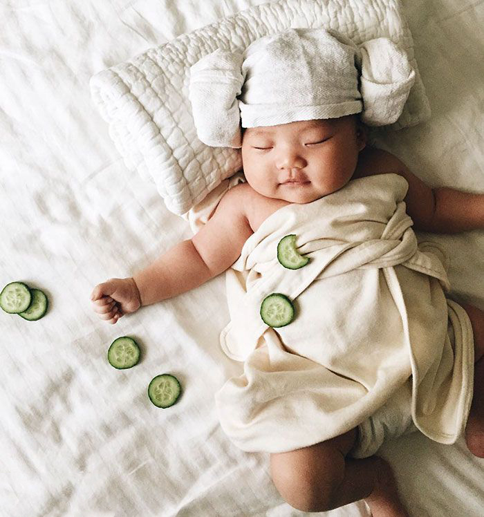 婴儿BABY创意写真图片：4个月宝宝睡着成网红趣图图片