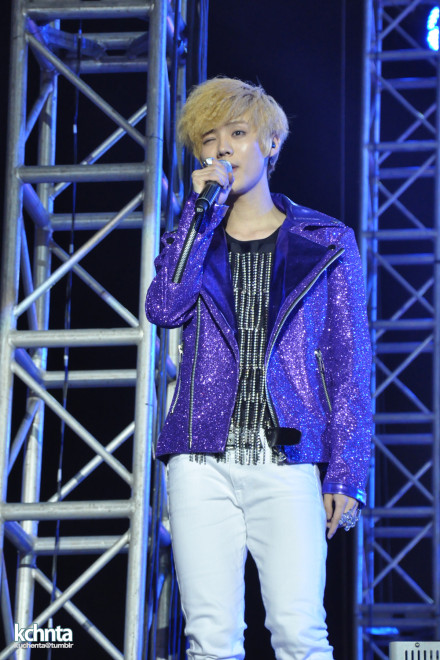 鹿晗120401北京出道showcase演唱饭拍图汇总（二）图片