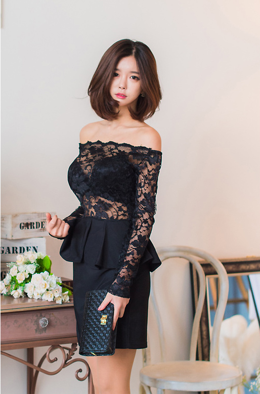 气质短发美女蕾丝透视装性感模特写真图片