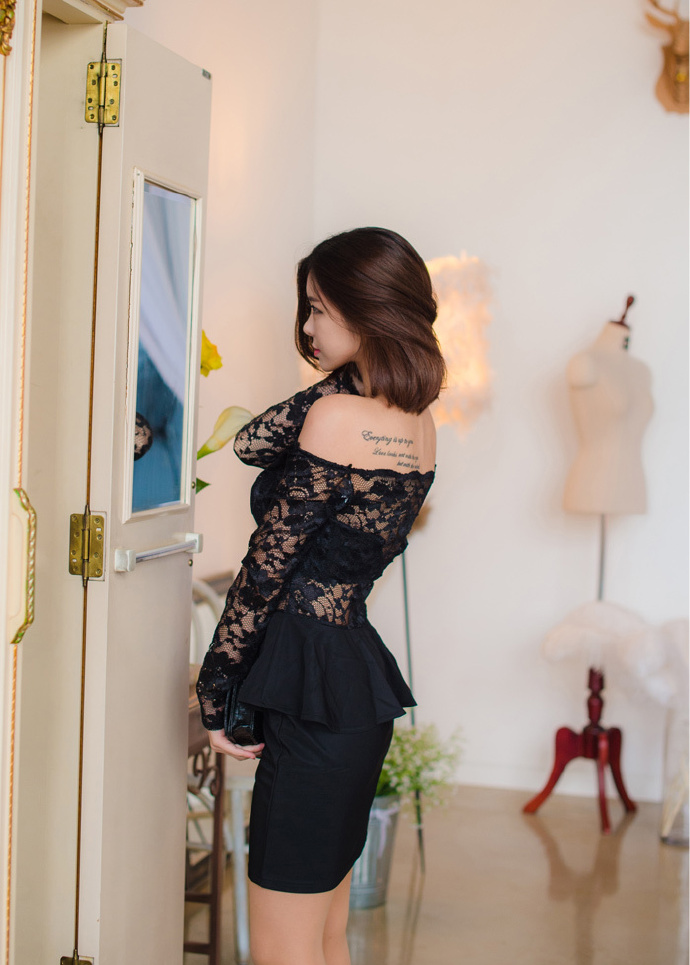 气质短发美女蕾丝透视装性感模特写真图片