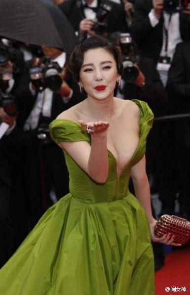 高清内地山东德州女演员性感熟女明星张雨绮写真图片下载图片