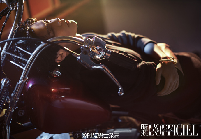 鹿晗时装杂志写真图片图片