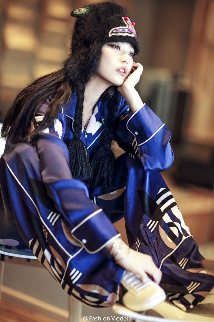 倪妮2014活动大图集第十弹 与angelababy等共获微博女神图片