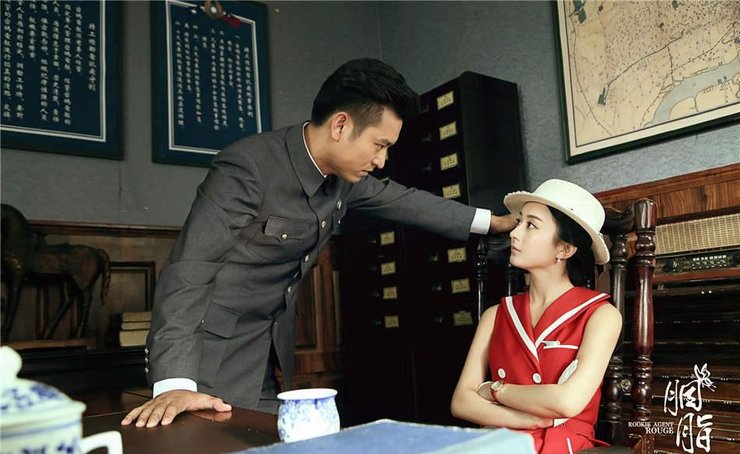 赵丽颖性感露肩写真手机壁纸图片