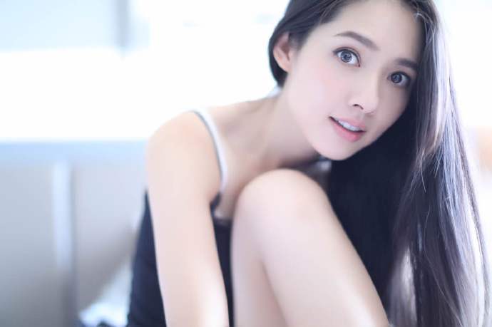 郭碧婷亮相巴黎时装周图片 东方气质受追捧图片