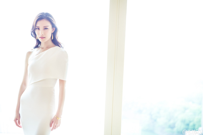 倪妮2014活动大图集第十弹 与angelababy等共获微博女神图片