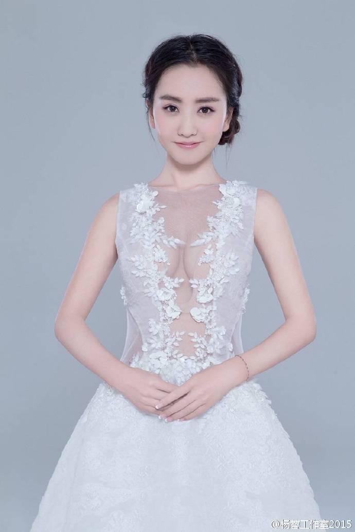 高清中国内地云南保山女演员杨蓉傲人粉色抹胸裙性感美腿诱人写真图片图片 高清中国内地云南保山女演员杨蓉傲人粉色抹胸裙性感美腿诱人写真图片图片