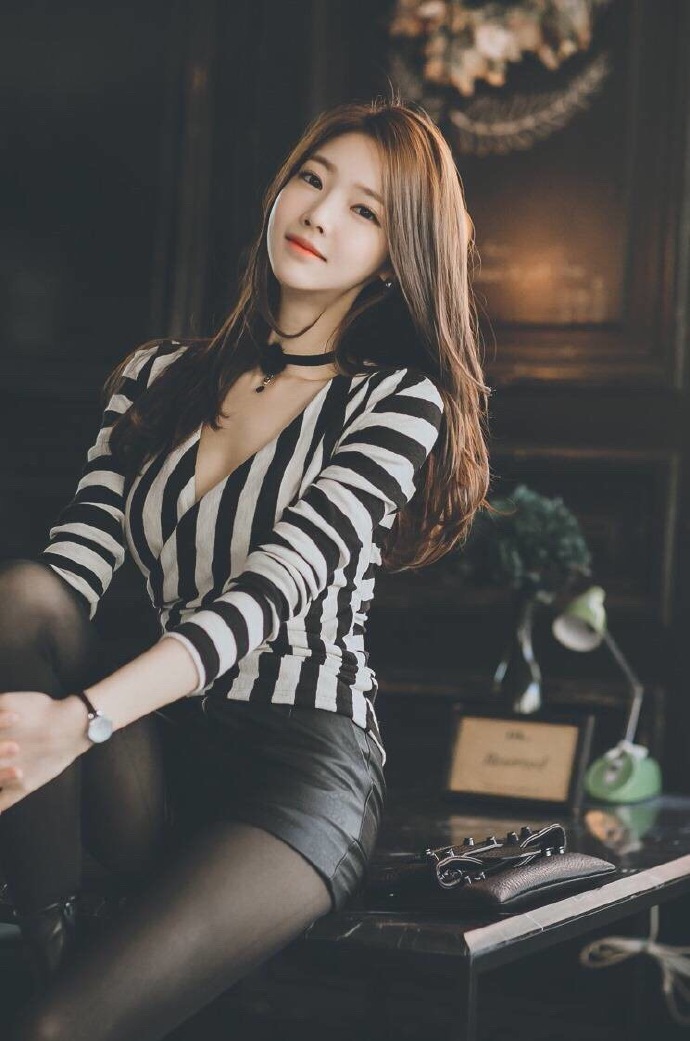 性感美女黑丝袜销魂私房写真图片