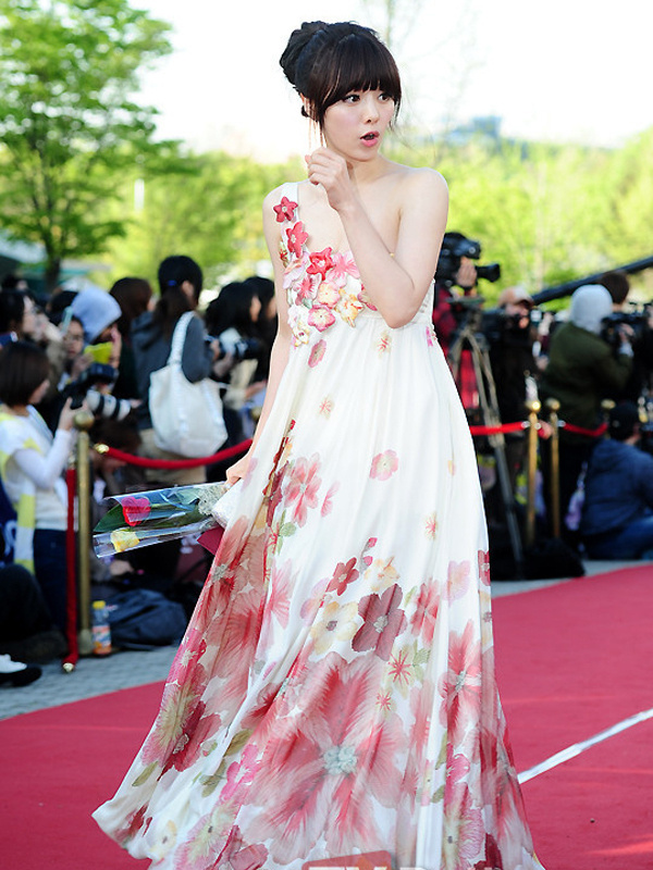 韩国京畿道城南女演员美女刘仁娜写真高清性感迷人写真图片