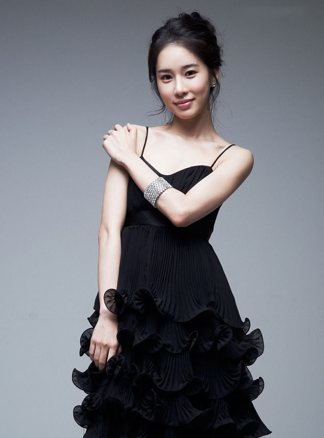 韩国京畿道城南女演员美女刘仁娜写真高清性感迷人写真图片