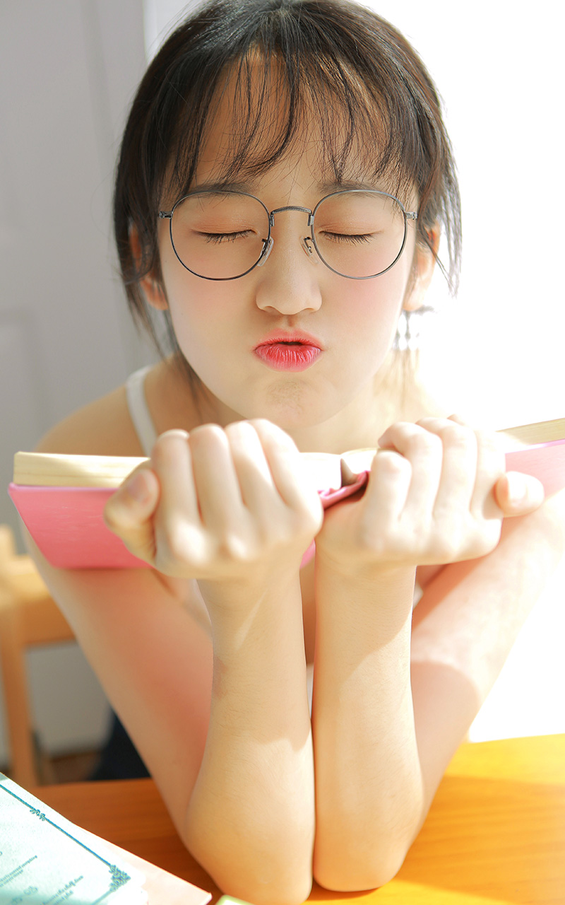 文艺清新美少女俏皮可爱私房写真图片 文艺清新美少女俏皮可爱私房写真图片