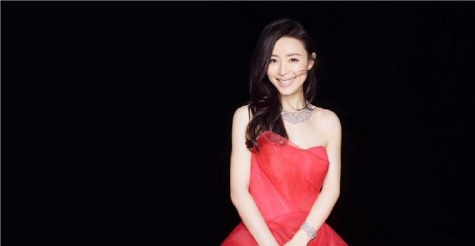 中国内地福建永安女演员张静初性感深V礼服写真图片图片