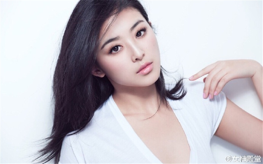性感可爱女星张含韵时尚写真风韵女人味图片