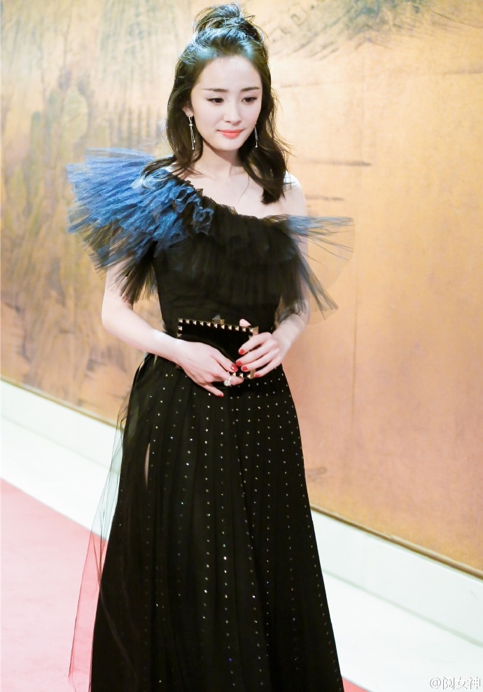 人气小花旦杨幂夏日复古风甜美写真桌面壁纸(二)图片