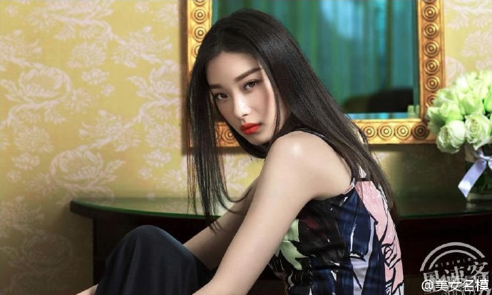 倪妮v和angelababy 共同上某杂志封面图片图片