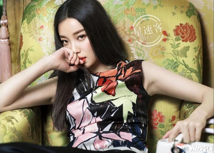 倪妮v和angelababy 共同上某杂志封面图片图片