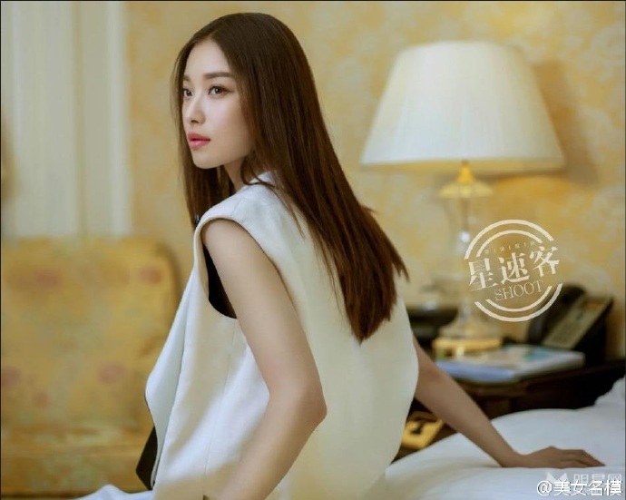 倪妮2015纽约大都会MetBall盛宴 性感成熟更增朦胧美图片