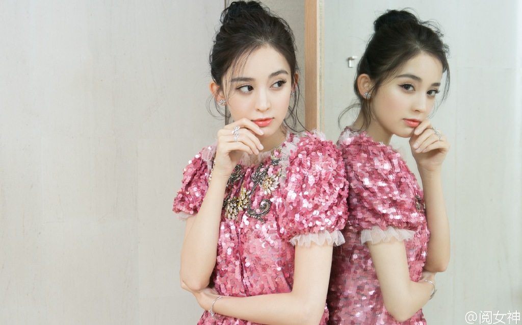 中国内地新疆乌鲁木齐市影视女演员古力娜扎清秀写真手机壁纸图片 中国内地新疆乌鲁木齐市影视女演员古力娜扎清秀写真手机壁纸图片
