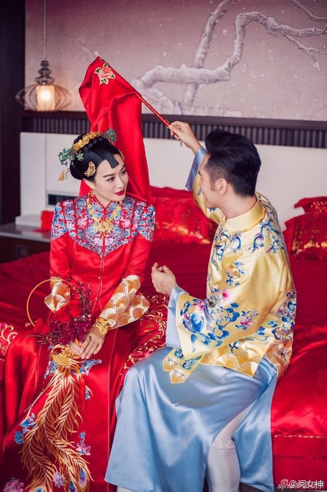 钟丽缇张伦硕婚礼甜蜜中式婚纱照图片图片