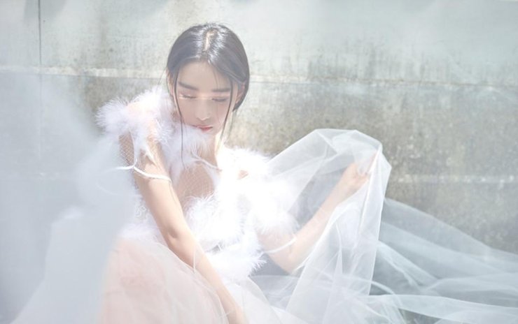 张馨予性感长裙礼服高清图片图片