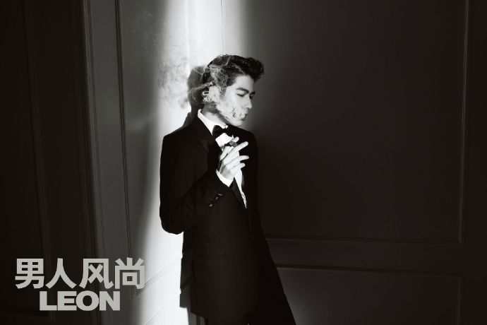 中国内地影视男演员陈学冬夏日海岛写真图片图片
