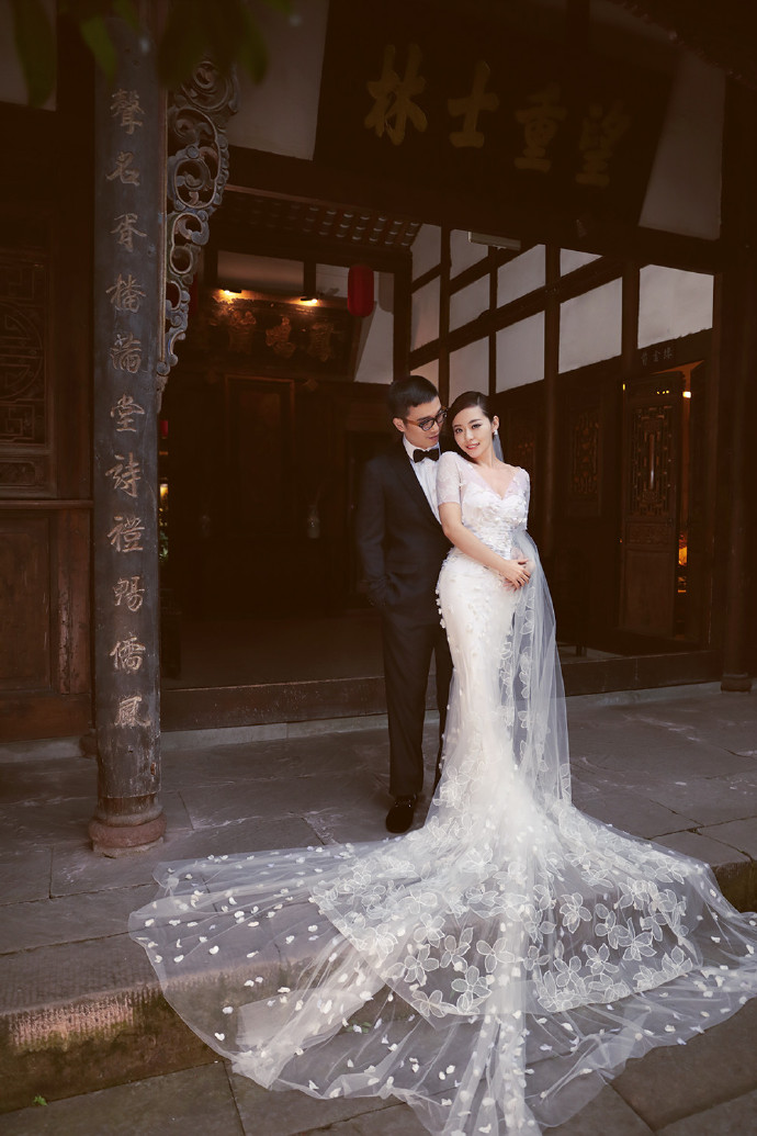 袁弘张歆艺婚纱照图片 浪漫纯真又甜蜜图片