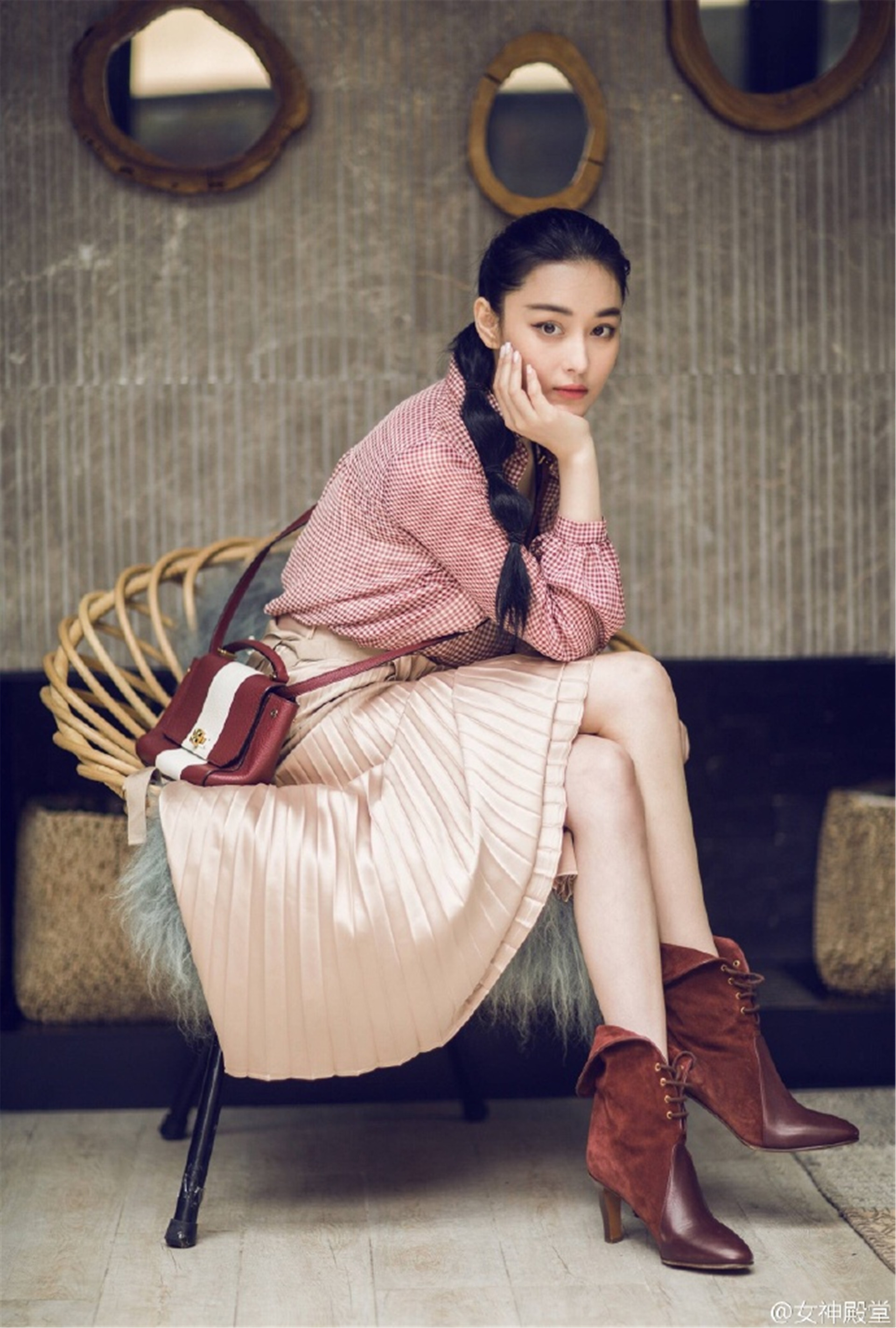 林允频现各大时尚杂志封面写真图片 女神范十足图片