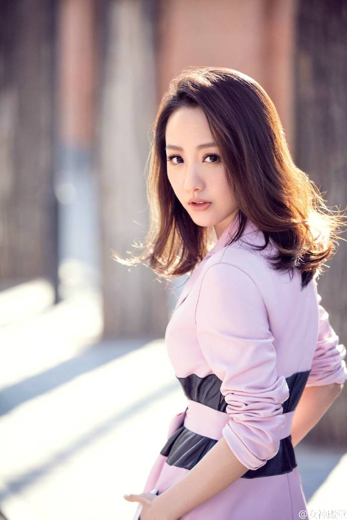 高清中国内地云南保山女演员杨蓉气质时尚街拍写真图片美人为馅图片 高清中国内地云南保山女演员杨蓉气质时尚街拍写真图片美人为馅图片
