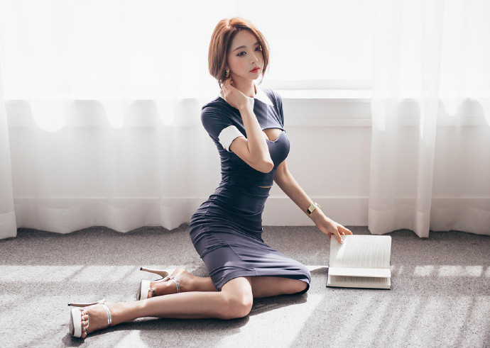 极品美女肉色丝袜美腿OL装性感写真图片图片