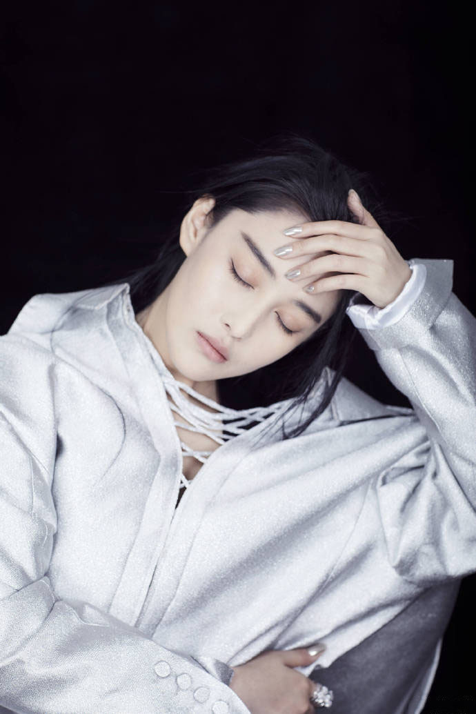 张馨予性感长裙礼服高清图片图片