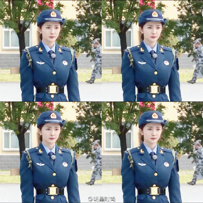 正真男子汉杨幂穿上礼宾服的杨幂英姿飒爽图片