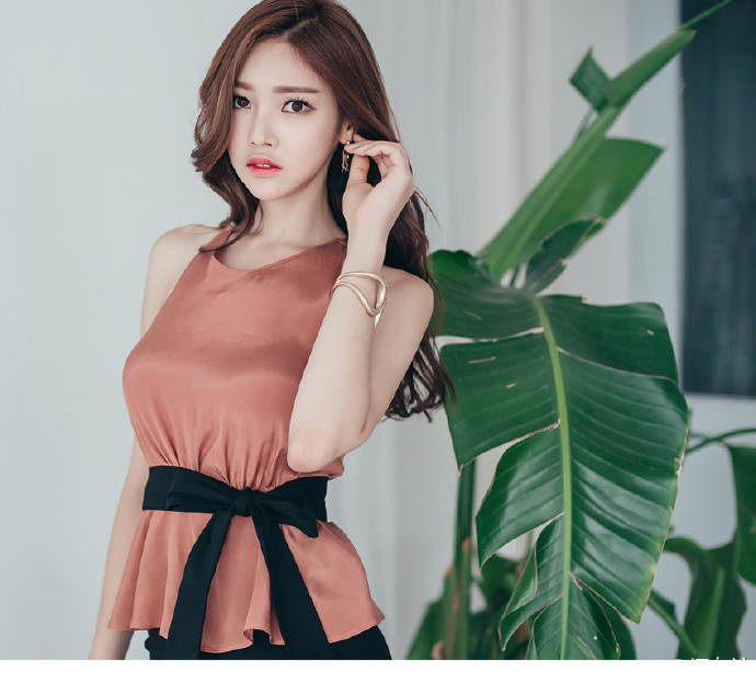 肚兜美女图片