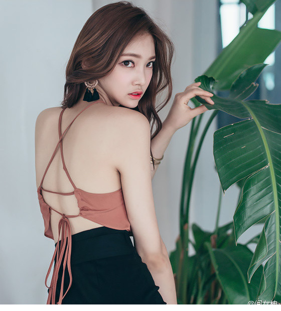 肚兜美女图片