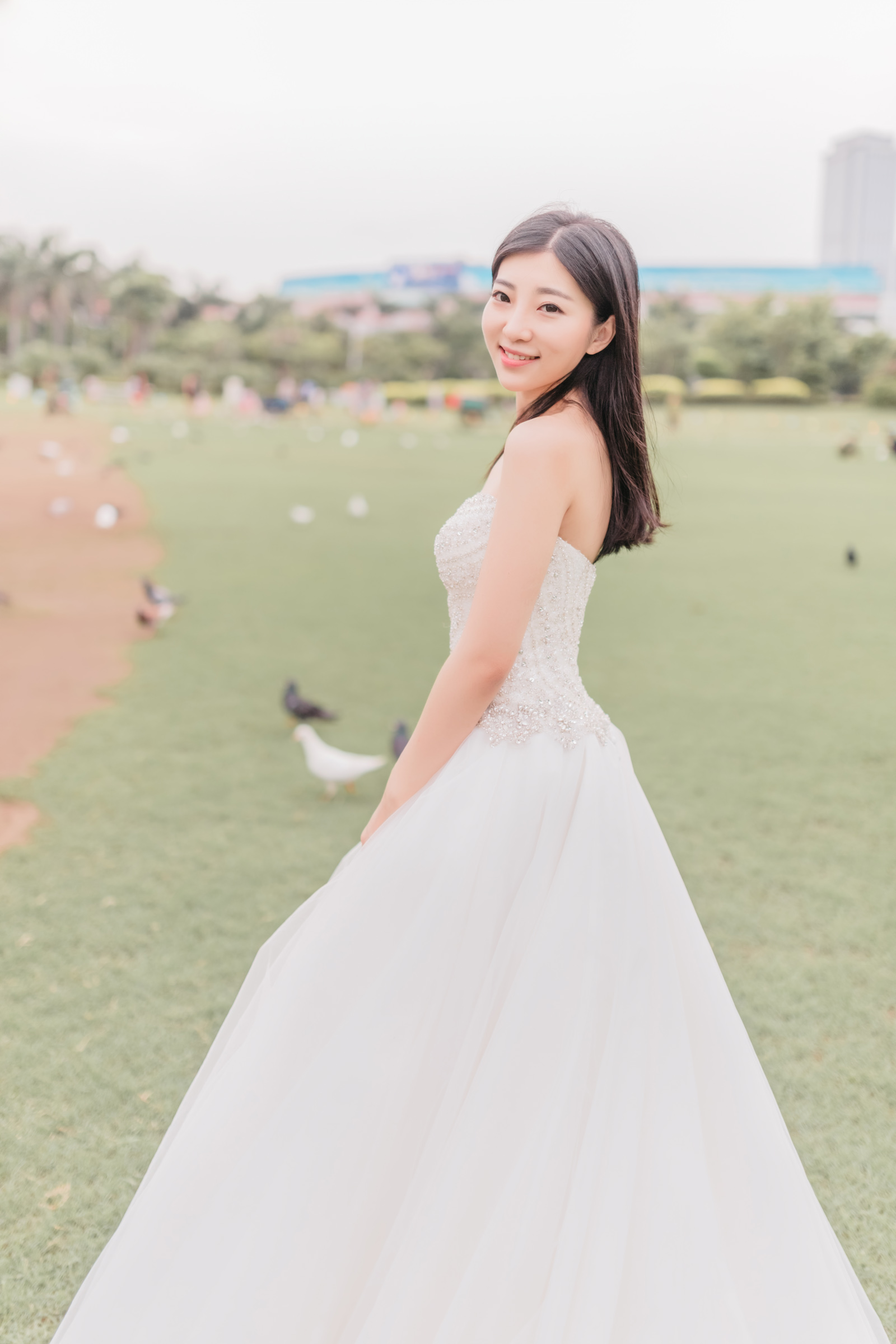吴倩婚纱长裙唯美写真图片 武大校花吴倩图片写真集合图片