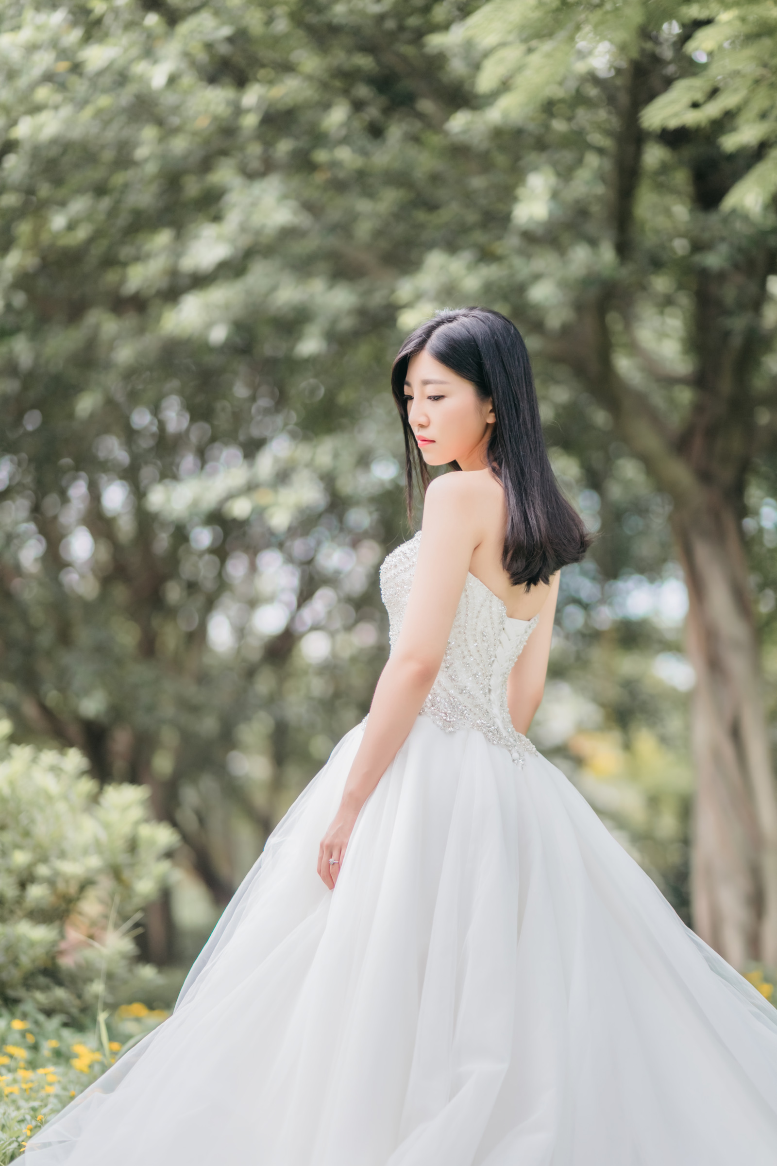 吴倩婚纱长裙唯美写真图片 武大校花吴倩图片写真集合图片