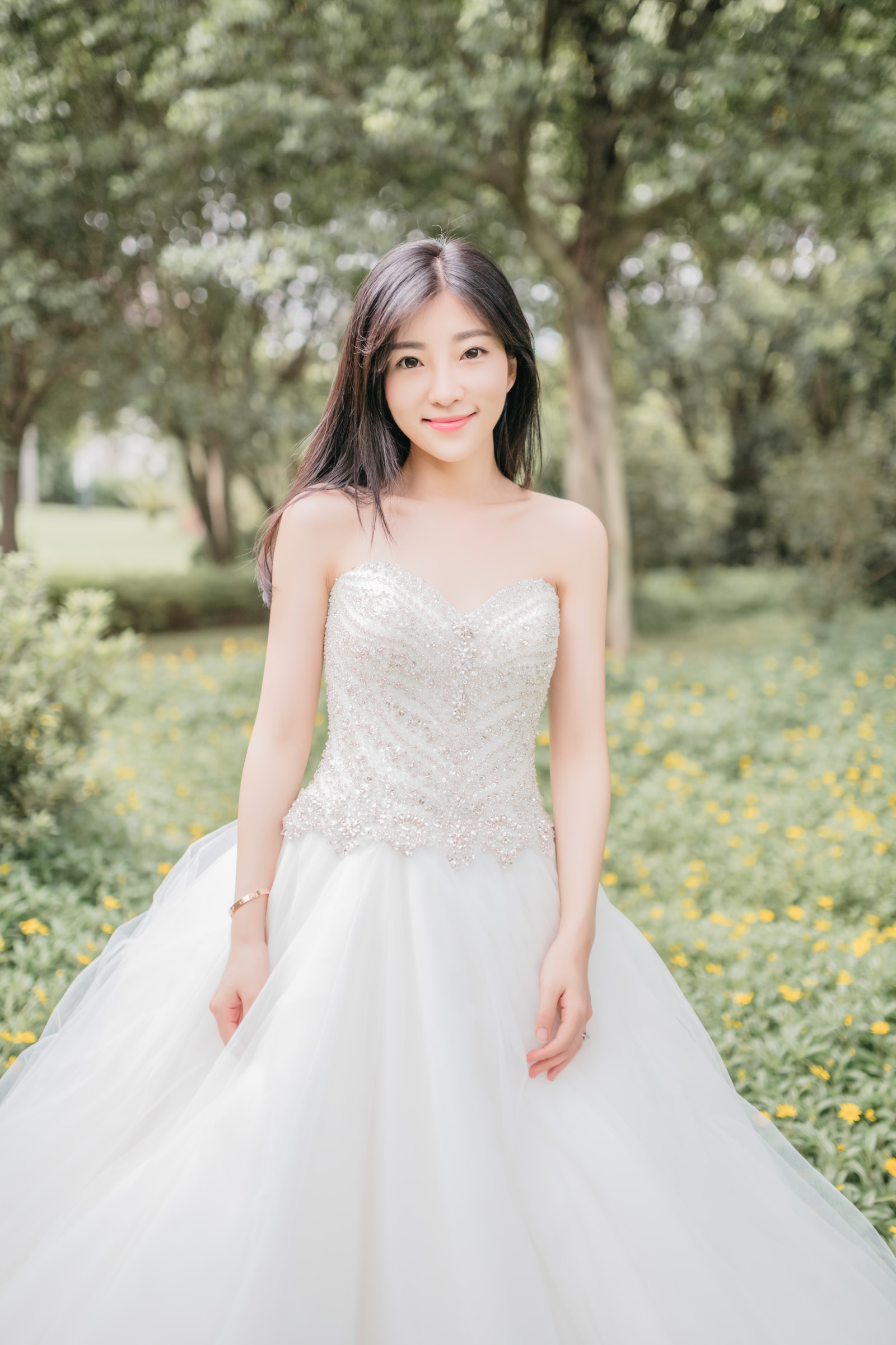 何洁赫子铭全新婚纱大片 大走性感路线图片