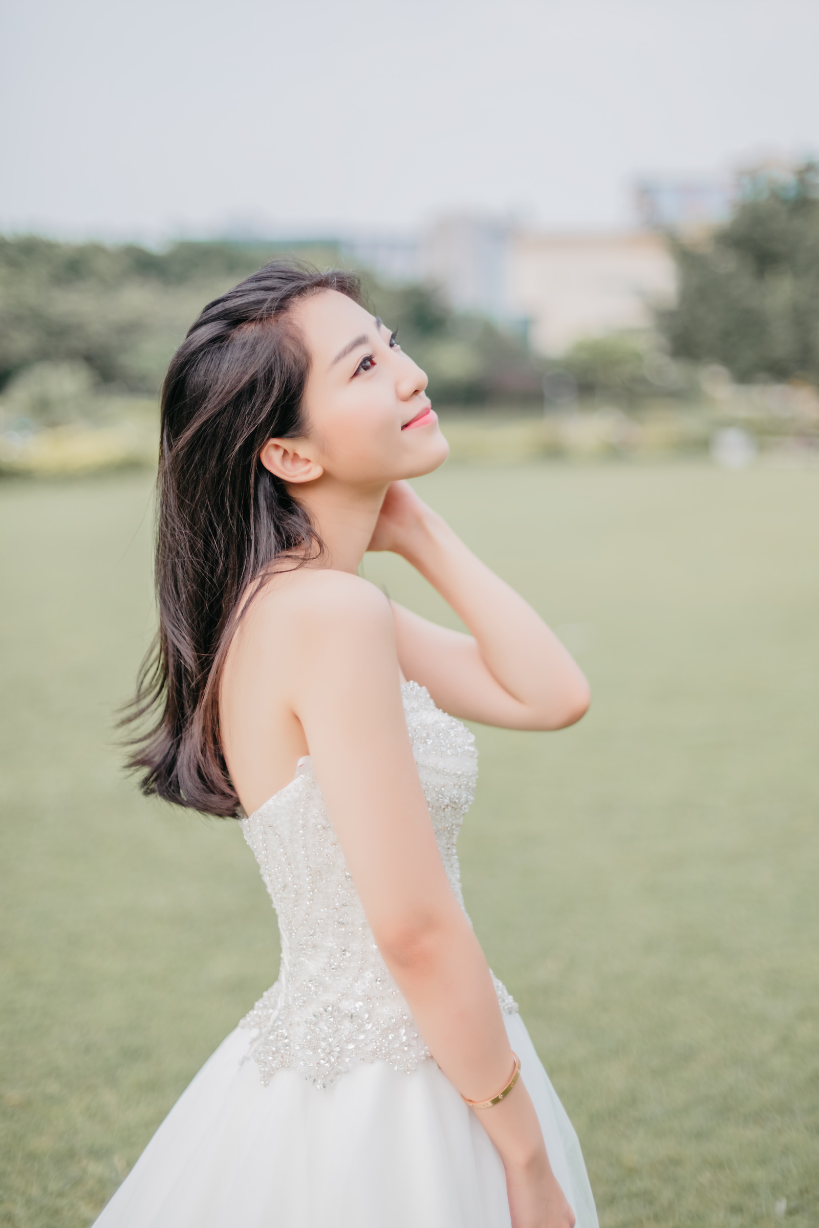 何洁赫子铭全新婚纱大片 大走性感路线图片