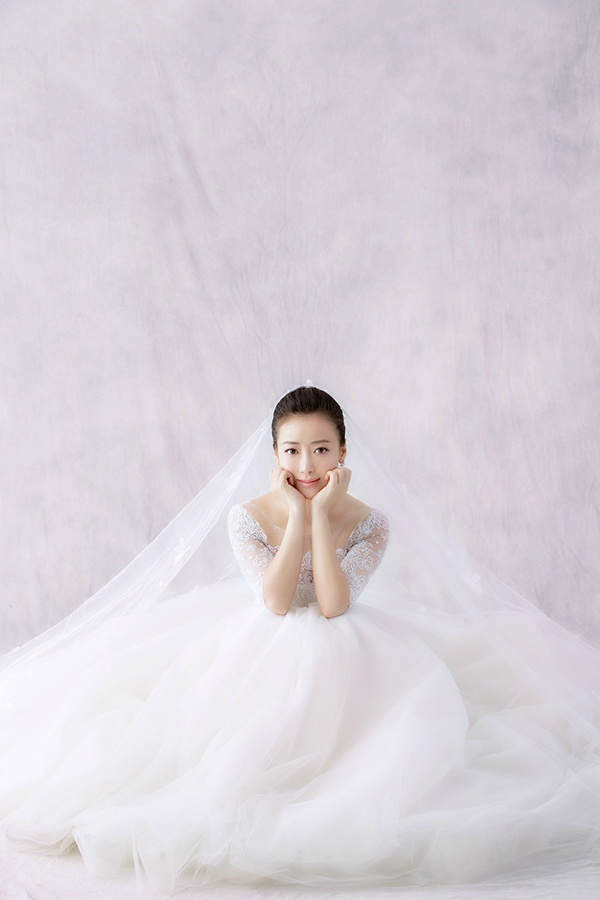 陈妍希唯美婚纱照性感摄影图片 让我们一起祝福爱情图片