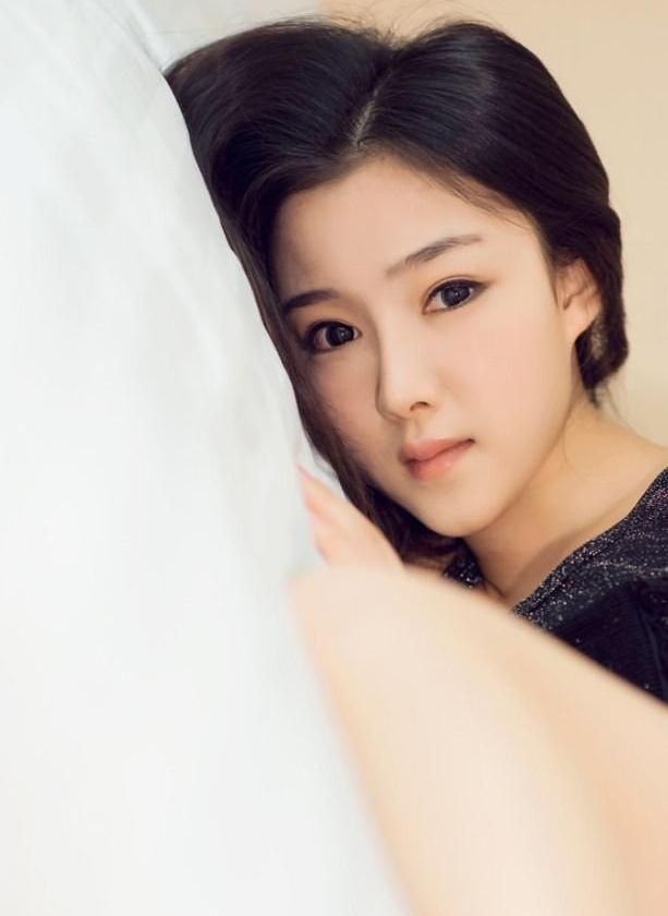 清纯mm 白色衬衫唯美写真图片