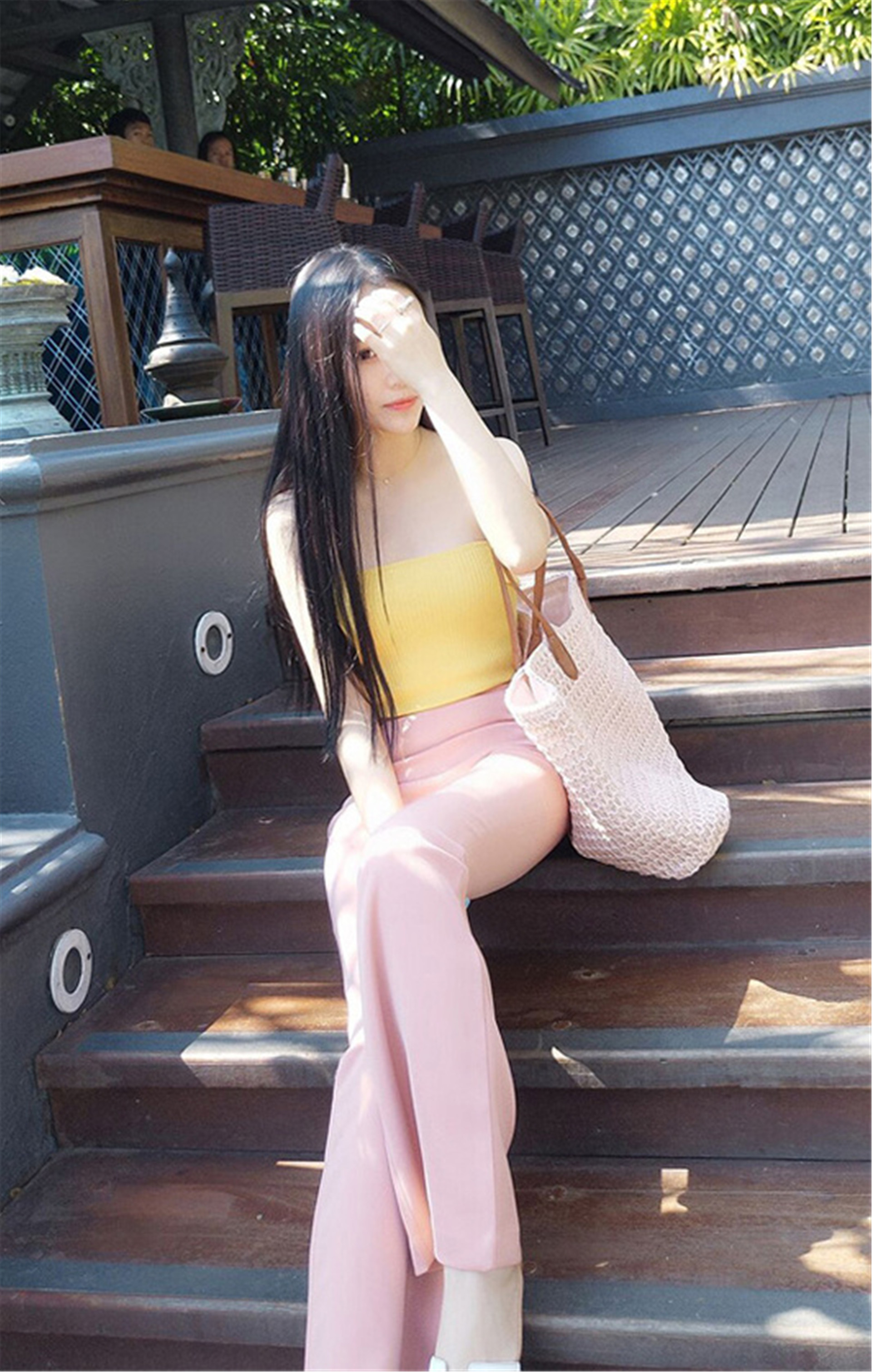 清纯校花美女生活照 长发直发美女图片大全图片