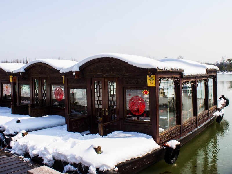 宁心露脐装雪景自拍图片图片