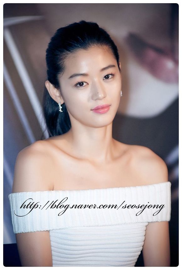 韩国首尔女演员来自星星的你女神全智贤写真图片图片
