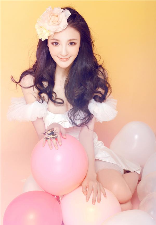 中国湖南衡阳女演员刘雨欣活力清纯俏皮写真高清图片图片