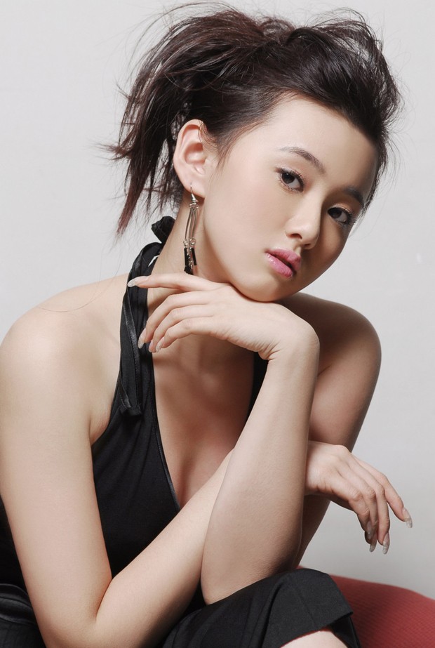 高清山东省青岛美女江铠同冷艳洋装小女人霸气时尚写真图片