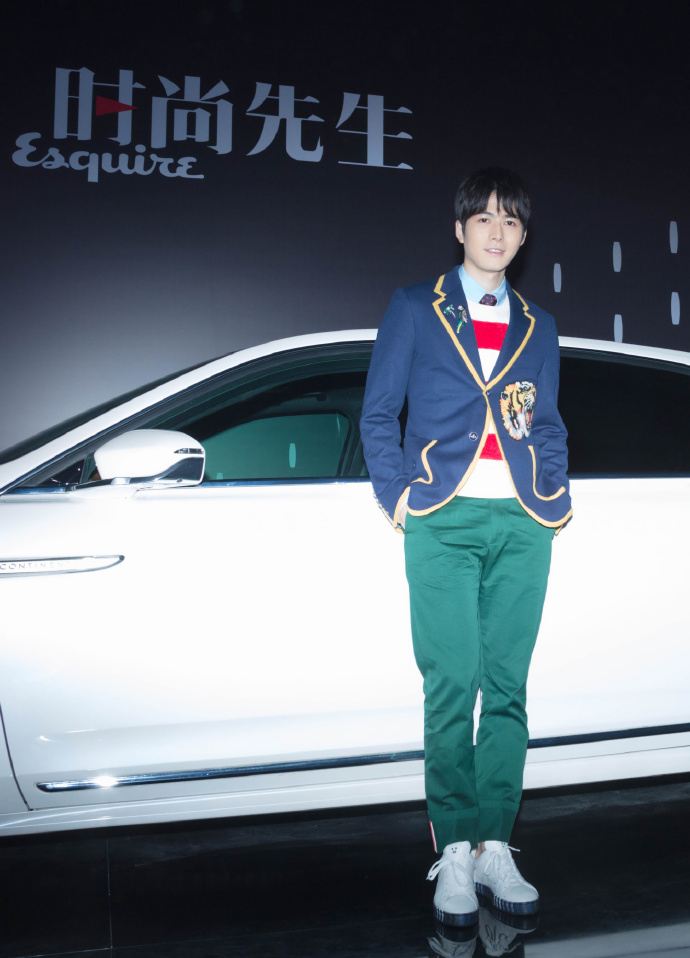 陈学冬演绎温暖学院风帅气时尚写真图片图片
