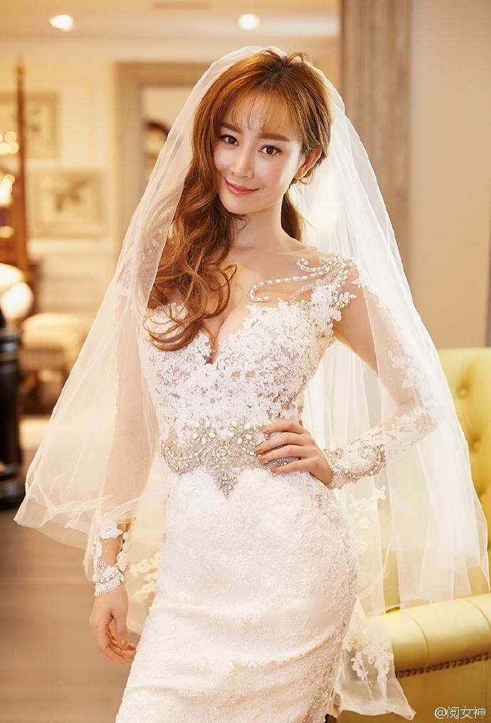 钟丽缇与张伦硕曝光婚纱照：姐弟恋修成正果图片