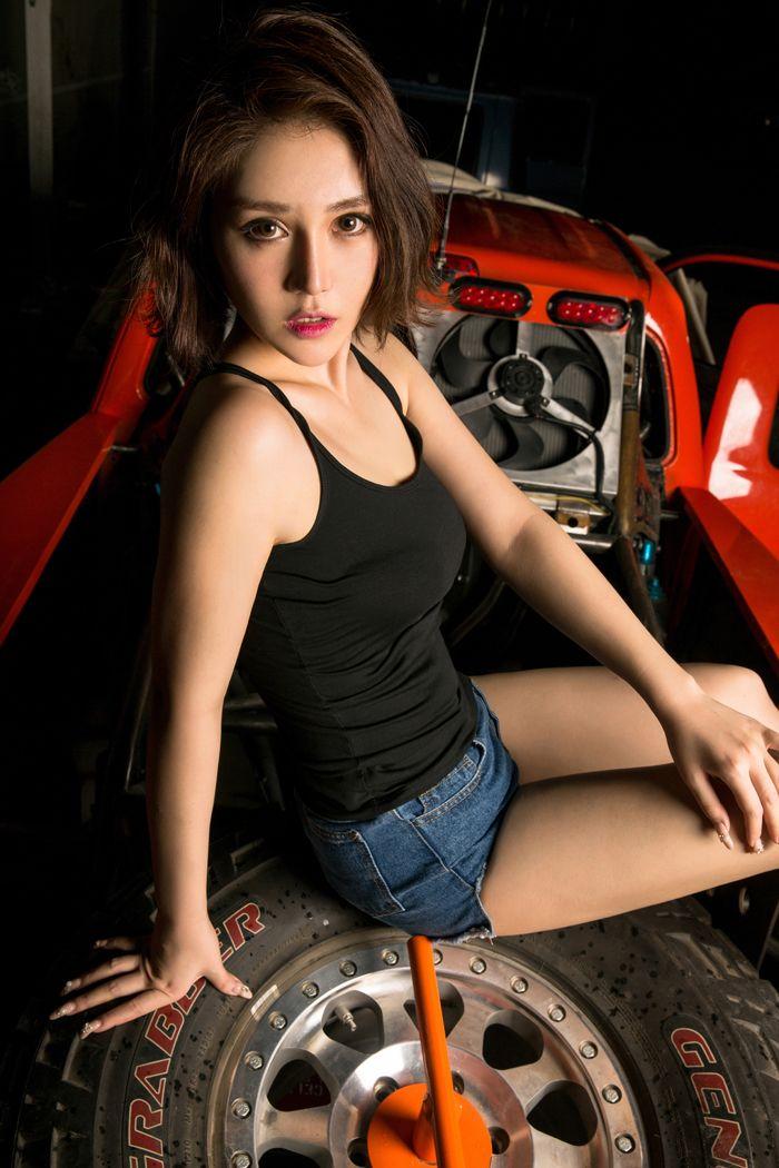 美女王尔琳图片
