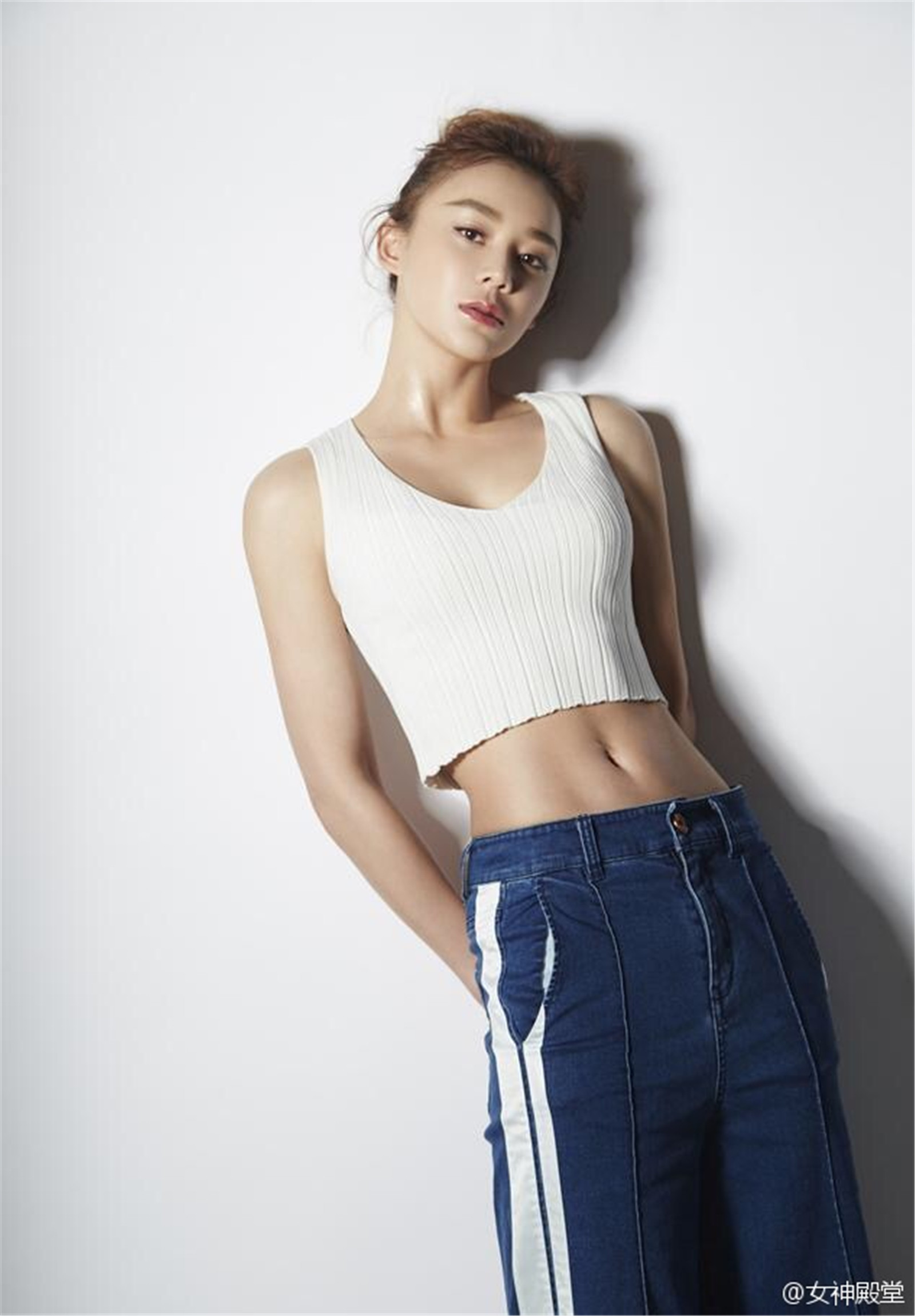 马甲线女王袁姗姗时尚性感写真图片超赞身材图片