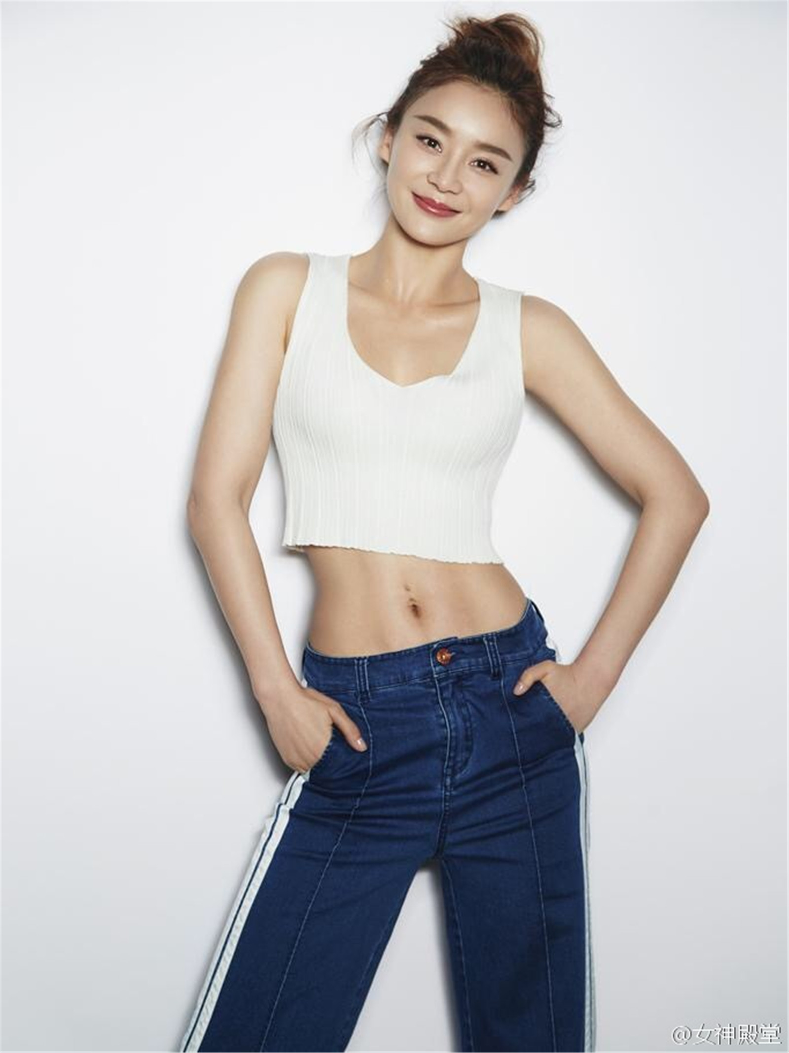 马甲线女王袁姗姗时尚性感写真图片超赞身材图片