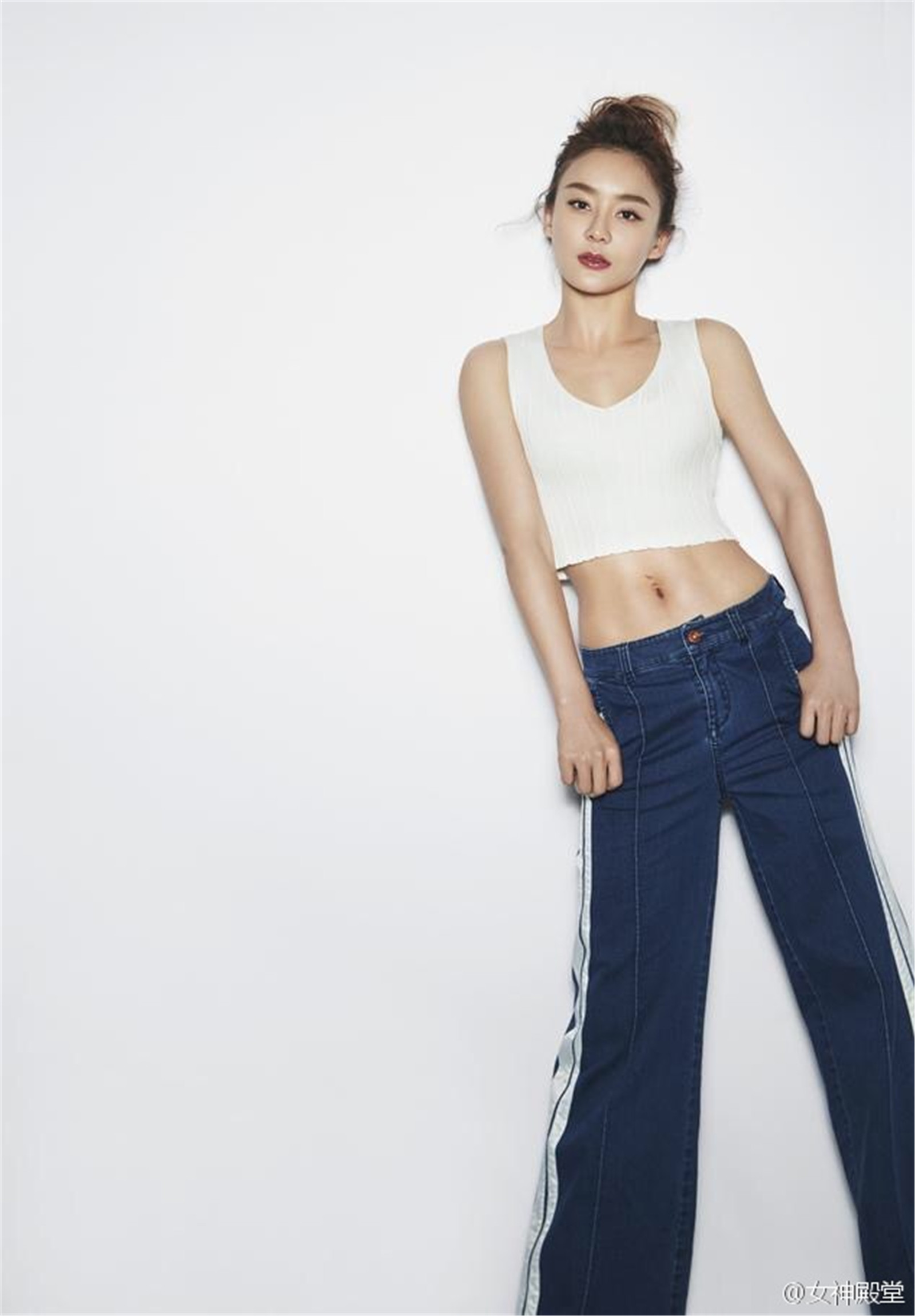 马甲线女王袁姗姗时尚性感写真图片超赞身材图片